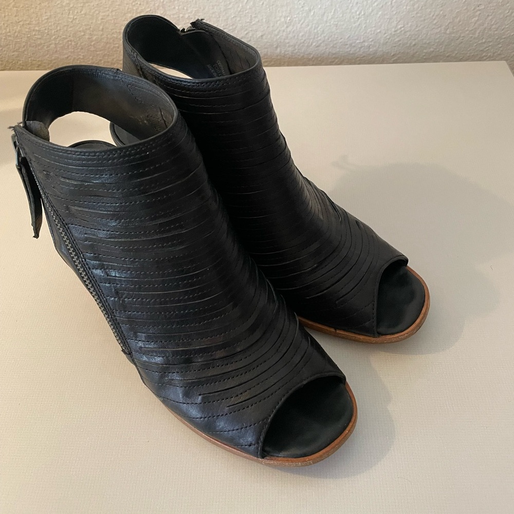 Paul Green Black Leather Peep Toe Heeled Sandals Size 8.5 - Picture 3 of 10